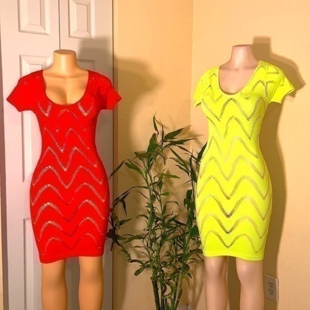 Cut-Out BODYCON Mini DRESS - Picture 4 of 7
